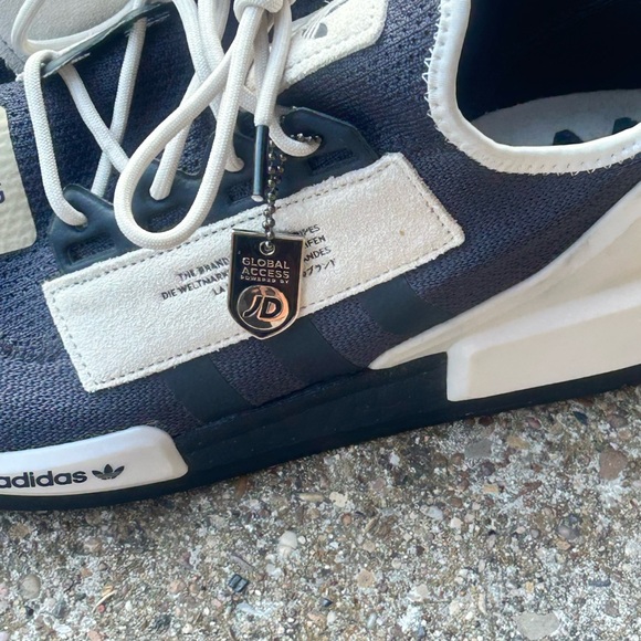 Adidas Originals NMD_R1.V2 Carbon Savannah - Picture 6 of 9